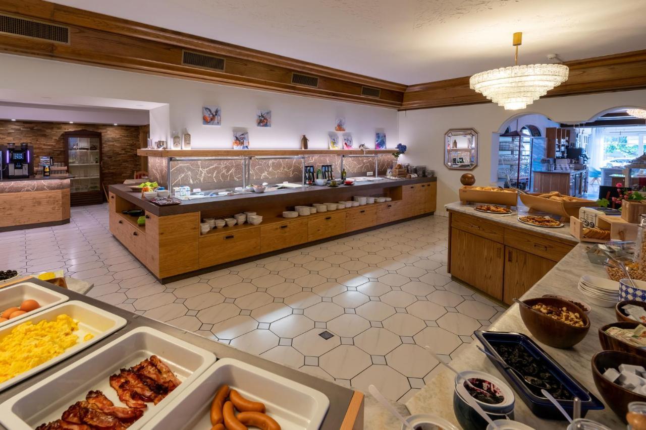 Alexanderhof Hotel 4*