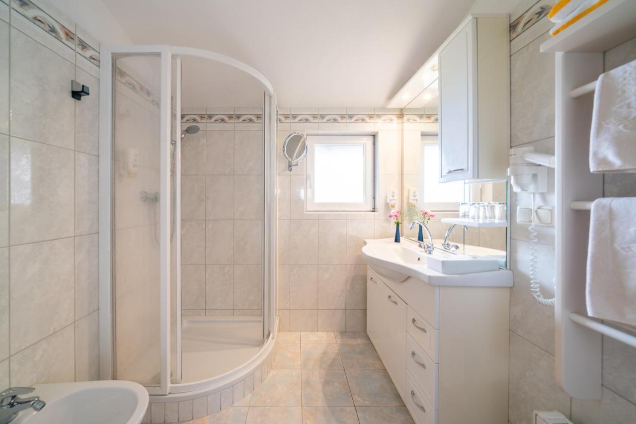 Alexanderhof Hotel 4*
